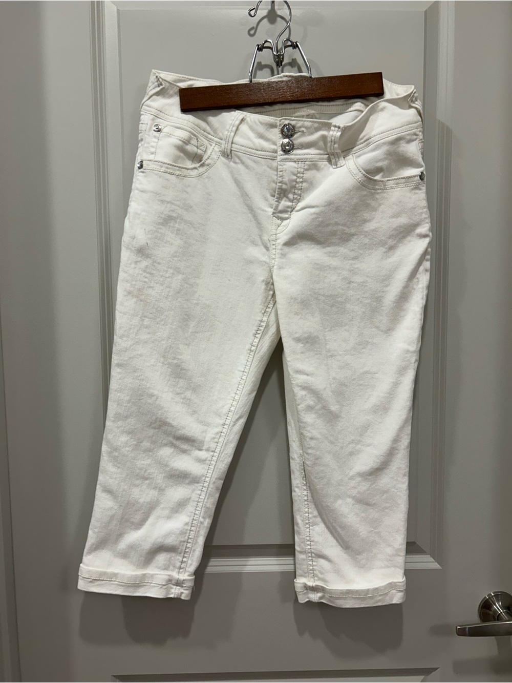 Wallflower White Cropped Straight-Leg Jeans